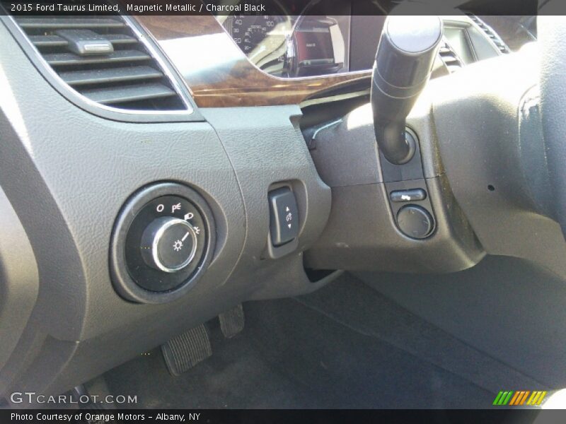 Magnetic Metallic / Charcoal Black 2015 Ford Taurus Limited