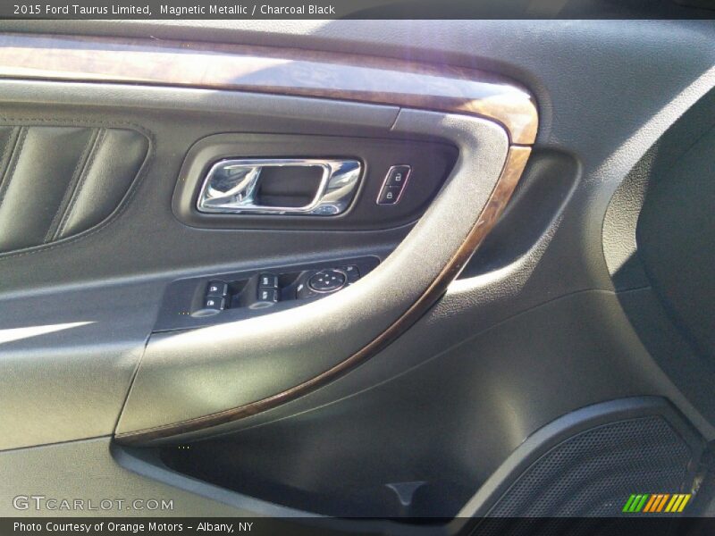 Magnetic Metallic / Charcoal Black 2015 Ford Taurus Limited
