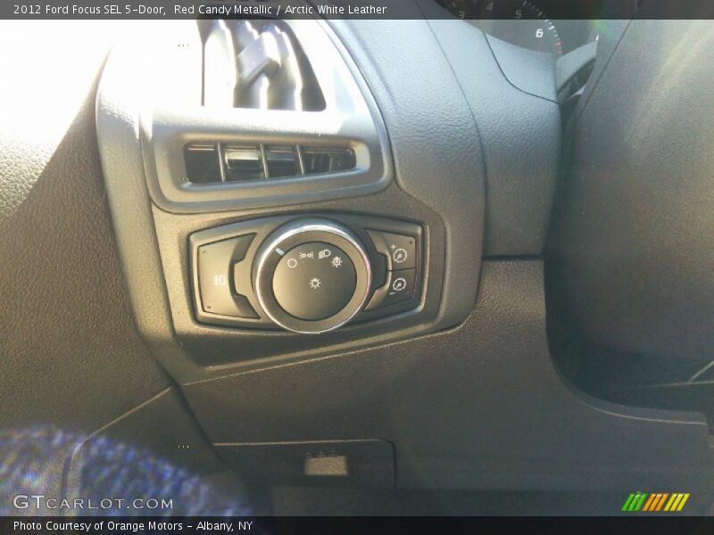 Red Candy Metallic / Arctic White Leather 2012 Ford Focus SEL 5-Door
