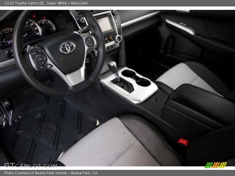 Super White / Black/Ash 2013 Toyota Camry SE