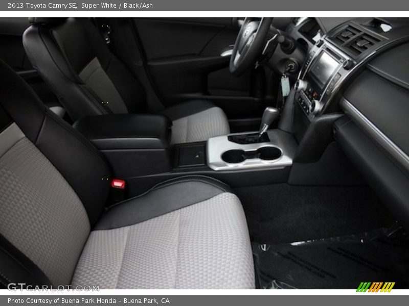 Super White / Black/Ash 2013 Toyota Camry SE