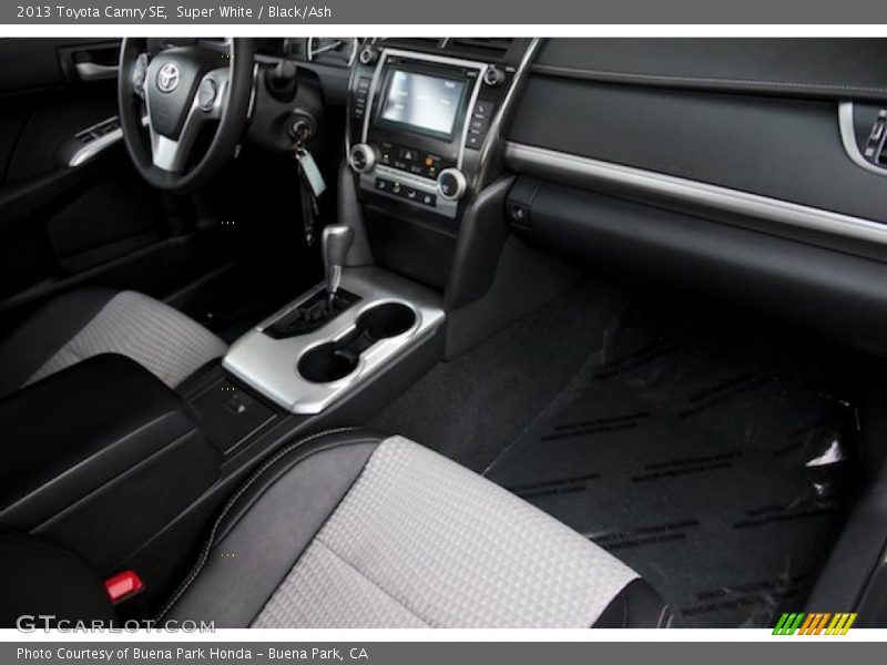 Super White / Black/Ash 2013 Toyota Camry SE