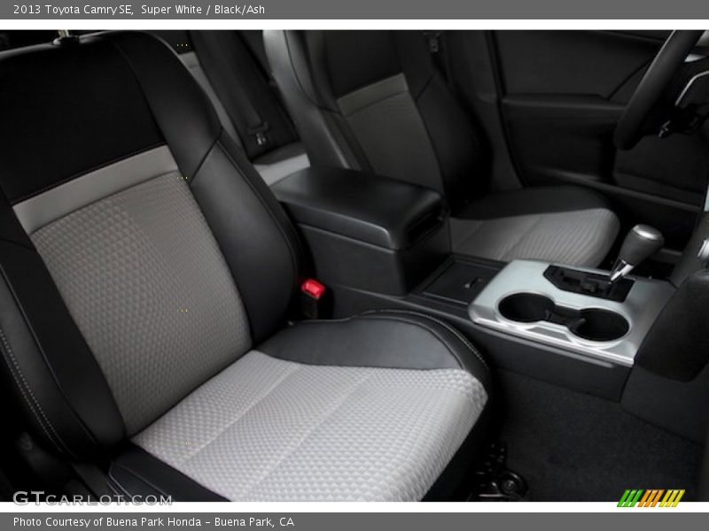 Super White / Black/Ash 2013 Toyota Camry SE