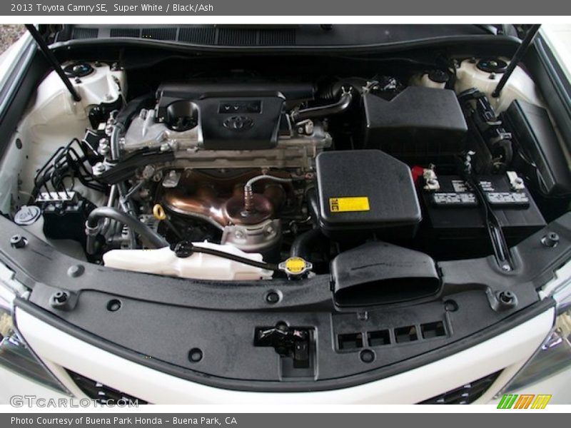 Super White / Black/Ash 2013 Toyota Camry SE