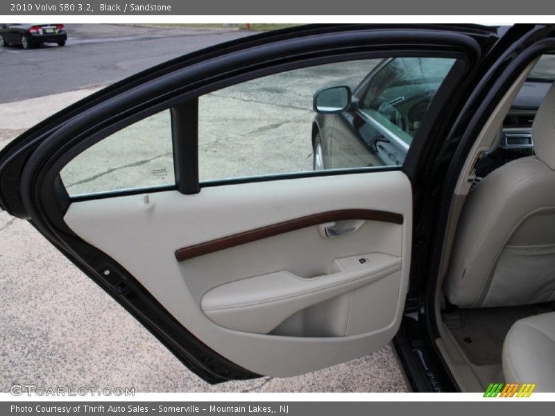 Black / Sandstone 2010 Volvo S80 3.2