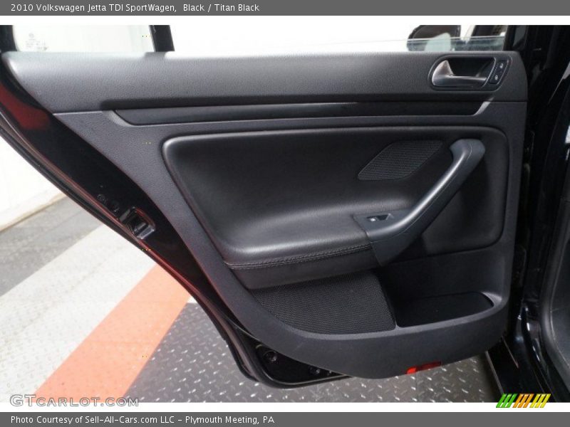Black / Titan Black 2010 Volkswagen Jetta TDI SportWagen