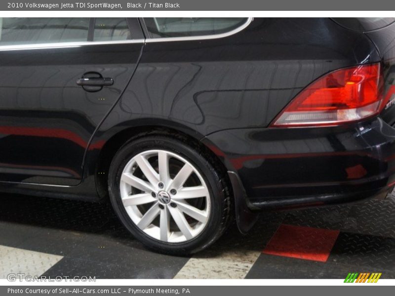 Black / Titan Black 2010 Volkswagen Jetta TDI SportWagen