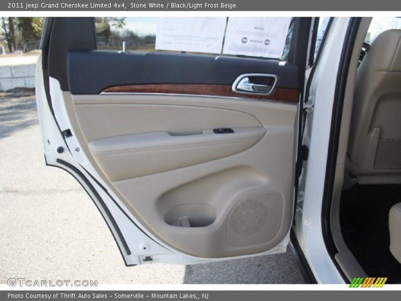 Stone White / Black/Light Frost Beige 2011 Jeep Grand Cherokee Limited 4x4
