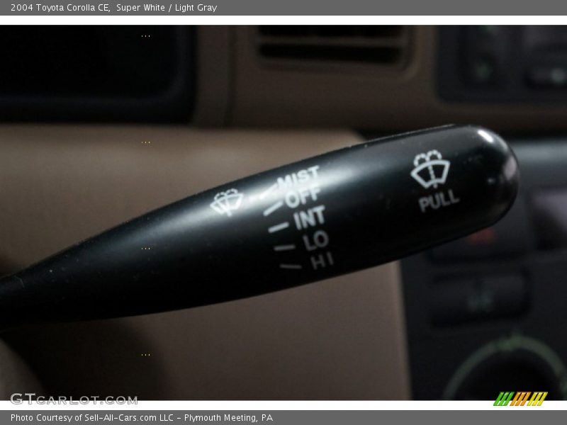 Super White / Light Gray 2004 Toyota Corolla CE