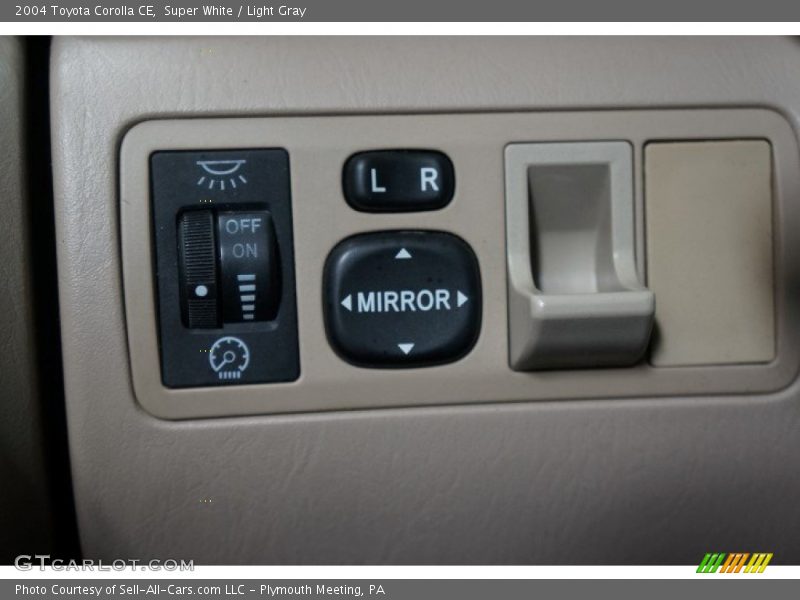 Super White / Light Gray 2004 Toyota Corolla CE