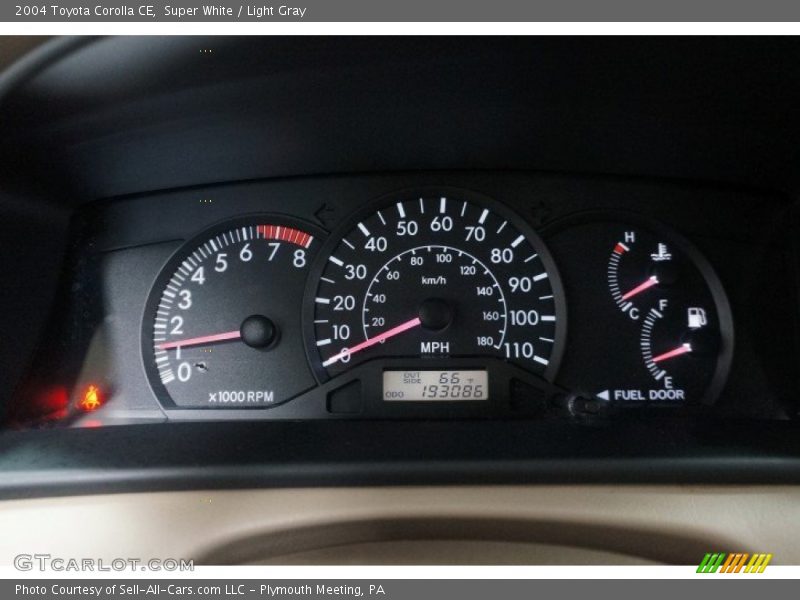 Super White / Light Gray 2004 Toyota Corolla CE