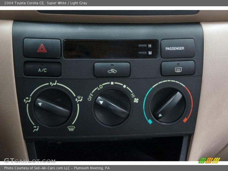 Super White / Light Gray 2004 Toyota Corolla CE