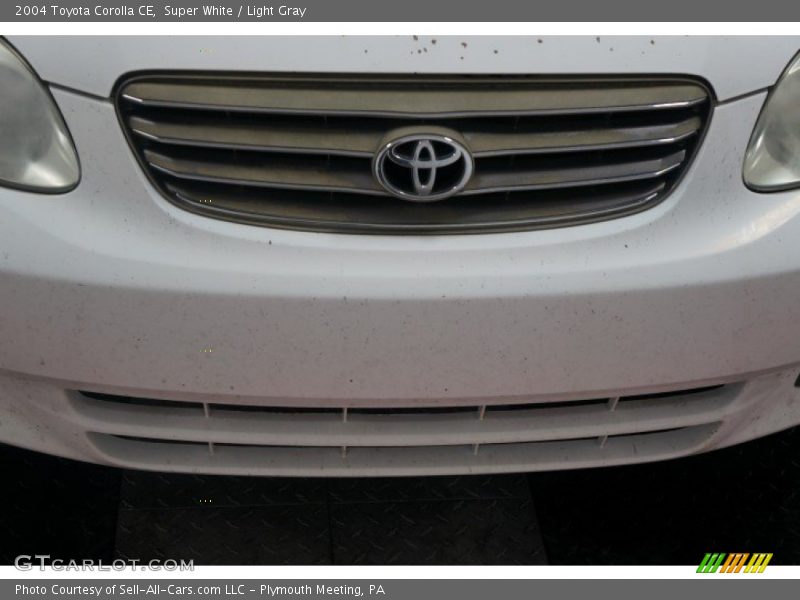 Super White / Light Gray 2004 Toyota Corolla CE