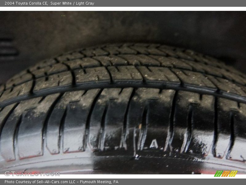 Super White / Light Gray 2004 Toyota Corolla CE