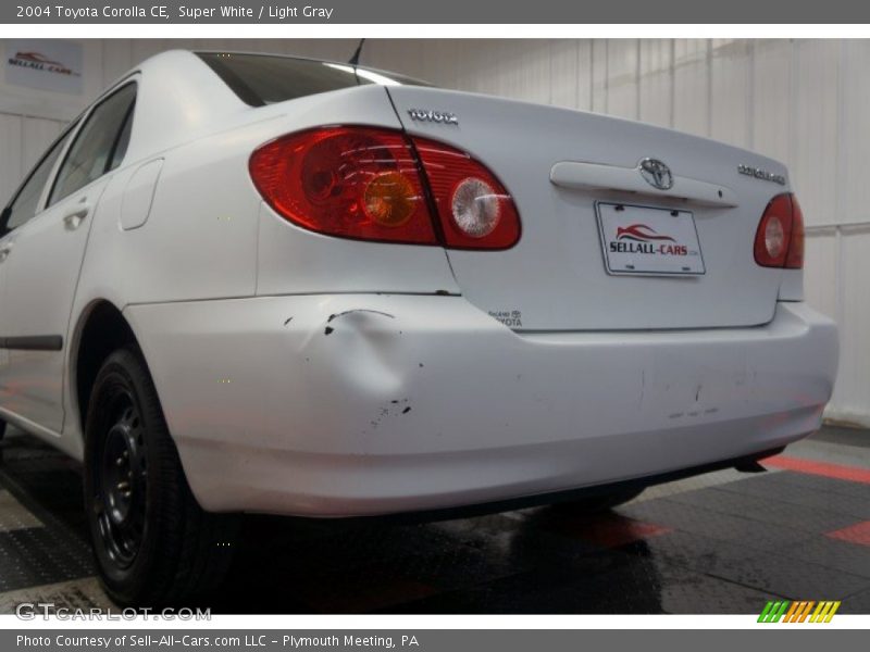 Super White / Light Gray 2004 Toyota Corolla CE