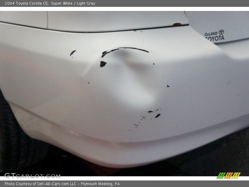 Super White / Light Gray 2004 Toyota Corolla CE