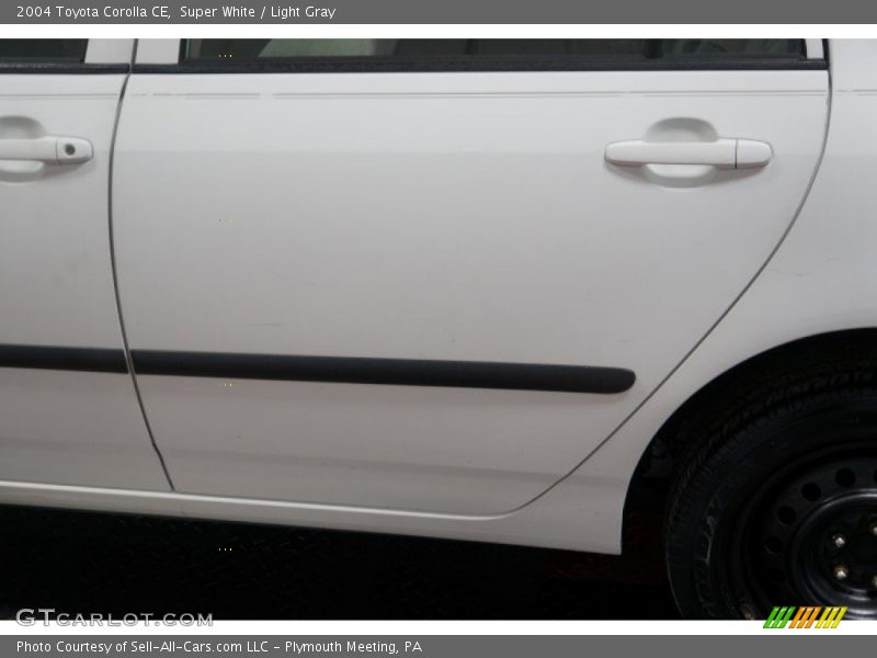 Super White / Light Gray 2004 Toyota Corolla CE