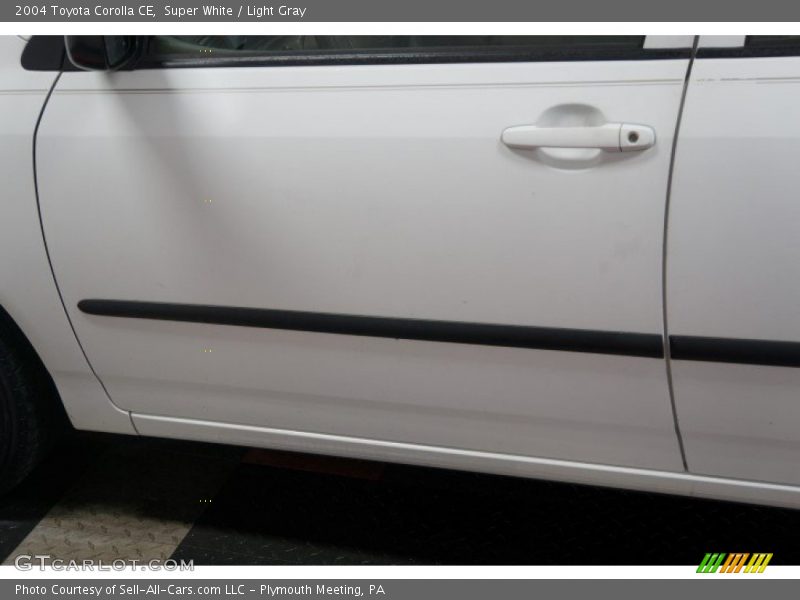 Super White / Light Gray 2004 Toyota Corolla CE