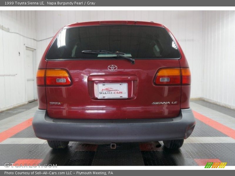 Napa Burgundy Pearl / Gray 1999 Toyota Sienna LE