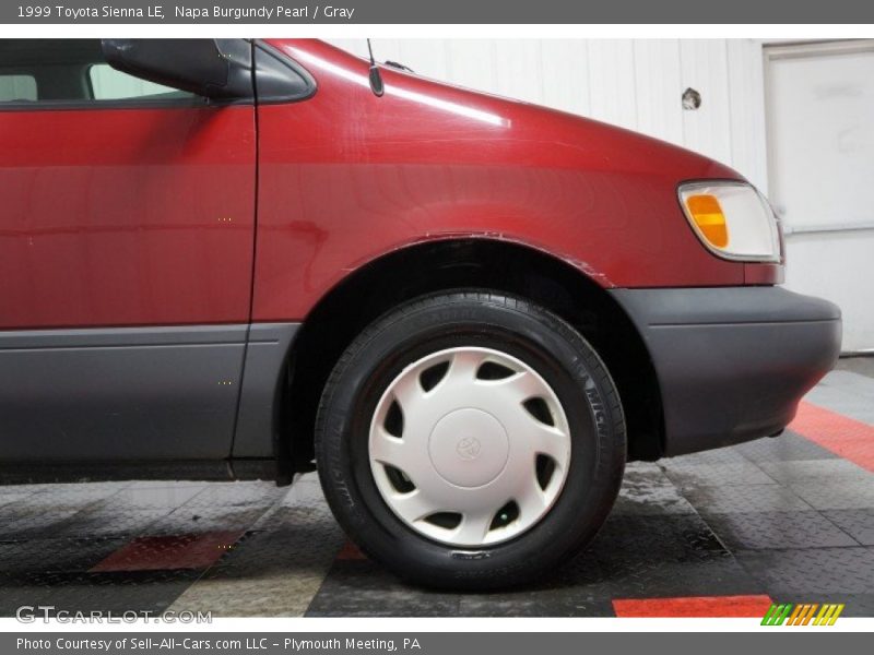 Napa Burgundy Pearl / Gray 1999 Toyota Sienna LE