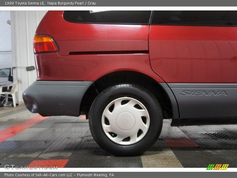 Napa Burgundy Pearl / Gray 1999 Toyota Sienna LE