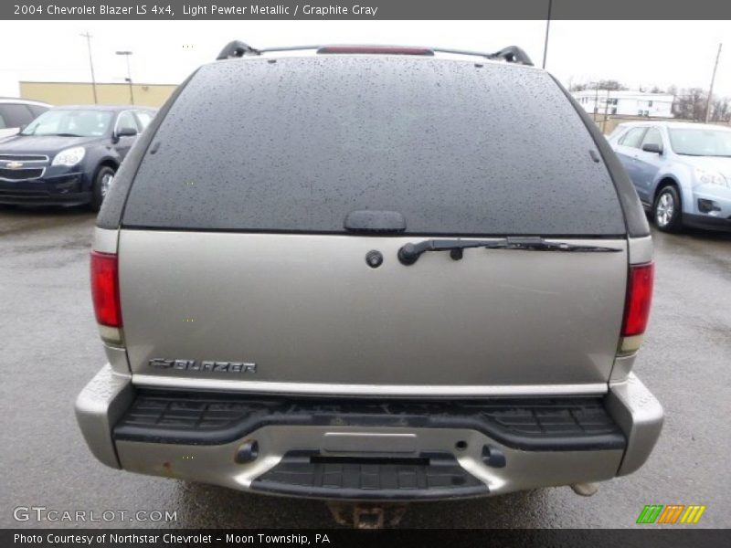 Light Pewter Metallic / Graphite Gray 2004 Chevrolet Blazer LS 4x4