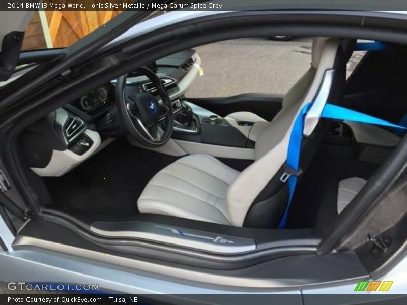  2014 i8 Mega World Mega Carum Spice Grey Interior