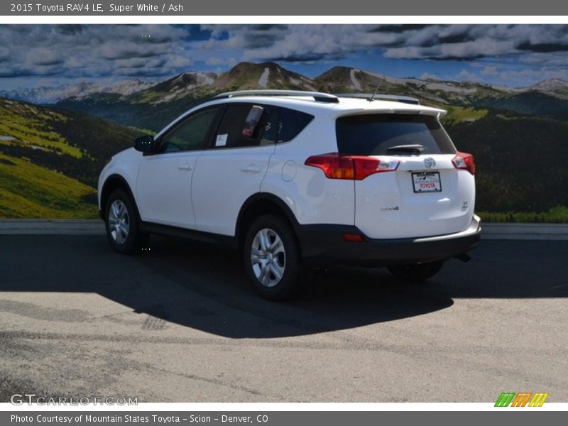 Super White / Ash 2015 Toyota RAV4 LE