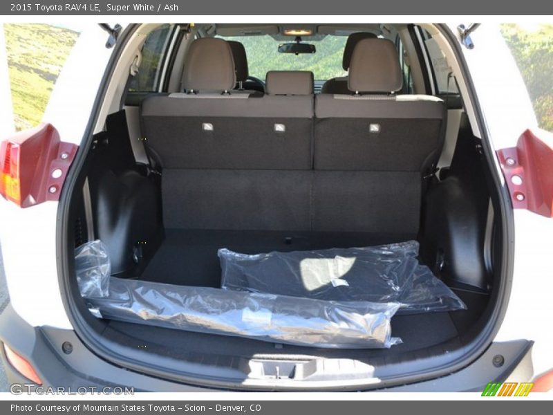 Super White / Ash 2015 Toyota RAV4 LE