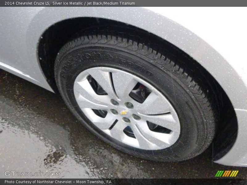 Silver Ice Metallic / Jet Black/Medium Titanium 2014 Chevrolet Cruze LS