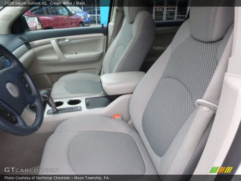Cream White / Black 2008 Saturn Outlook XE