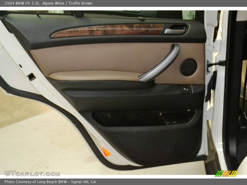 Alpine White / Truffle Brown 2004 BMW X5 3.0i
