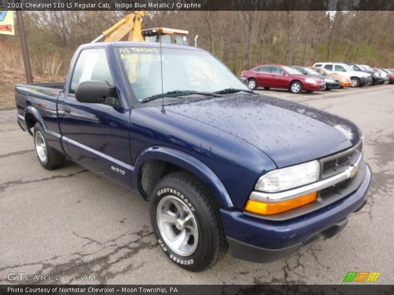 Front 3/4 View of 2003 S10 LS Regular Cab