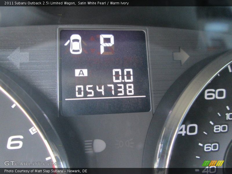 Satin White Pearl / Warm Ivory 2011 Subaru Outback 2.5i Limited Wagon