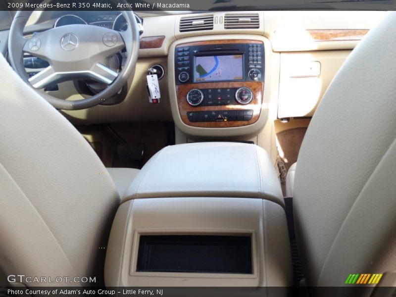 Arctic White / Macadamia 2009 Mercedes-Benz R 350 4Matic
