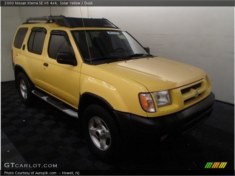 Front 3/4 View of 2000 Xterra SE V6 4x4