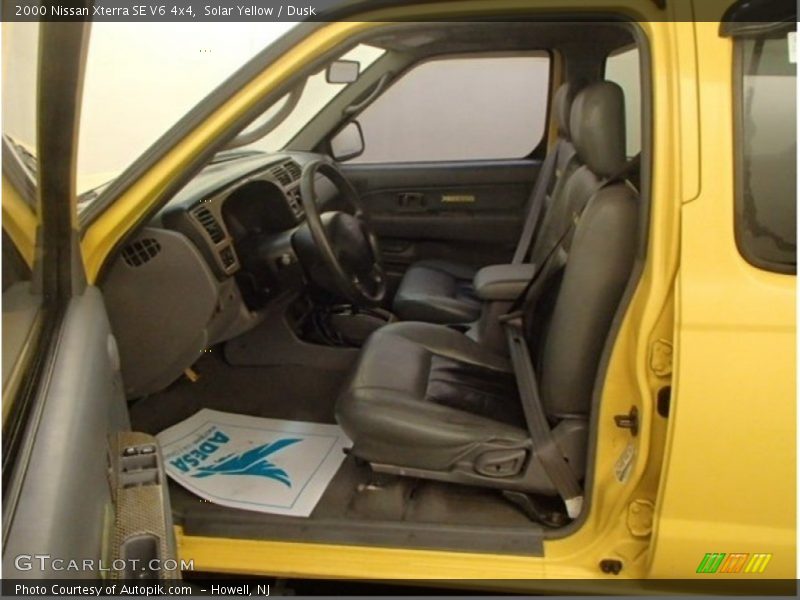 Solar Yellow / Dusk 2000 Nissan Xterra SE V6 4x4
