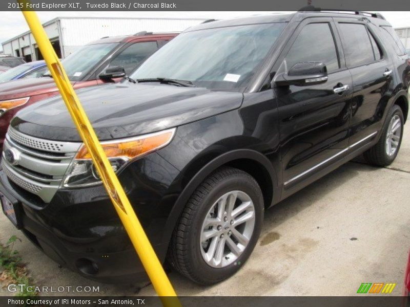 Tuxedo Black / Charcoal Black 2015 Ford Explorer XLT