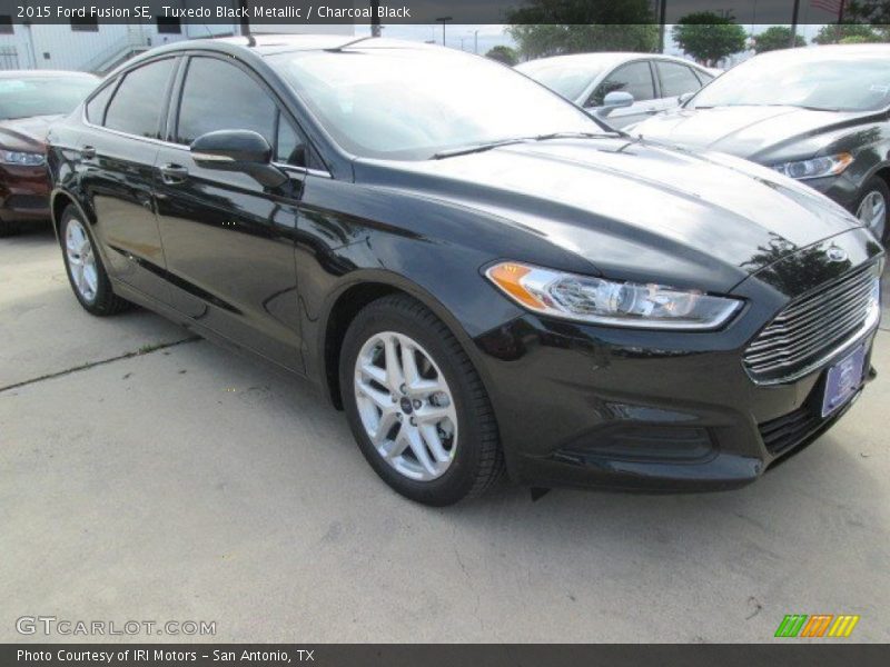 Tuxedo Black Metallic / Charcoal Black 2015 Ford Fusion SE