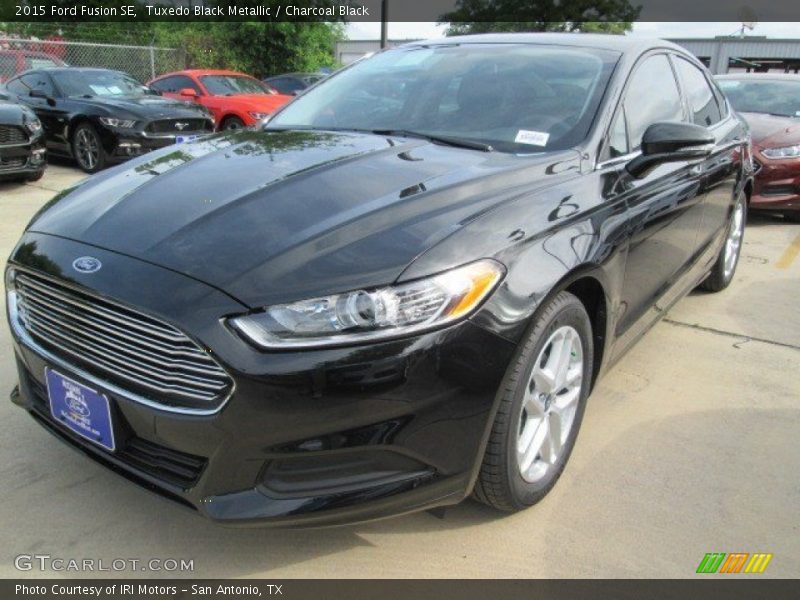 Tuxedo Black Metallic / Charcoal Black 2015 Ford Fusion SE