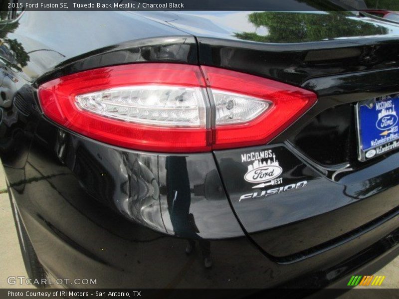 Tuxedo Black Metallic / Charcoal Black 2015 Ford Fusion SE
