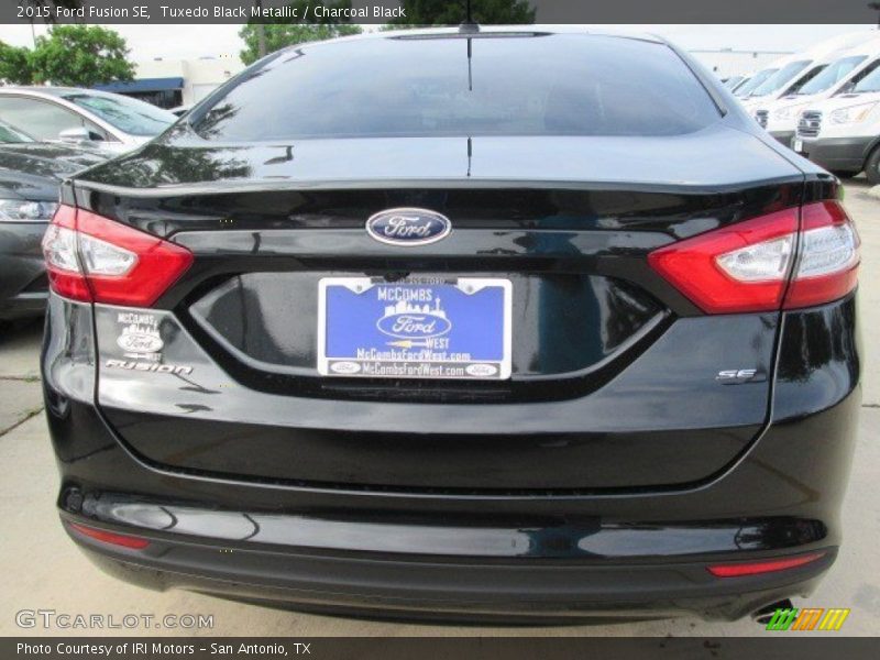 Tuxedo Black Metallic / Charcoal Black 2015 Ford Fusion SE