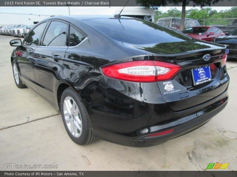 Tuxedo Black Metallic / Charcoal Black 2015 Ford Fusion SE