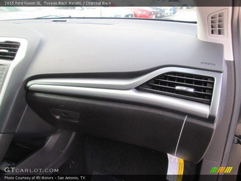 Tuxedo Black Metallic / Charcoal Black 2015 Ford Fusion SE