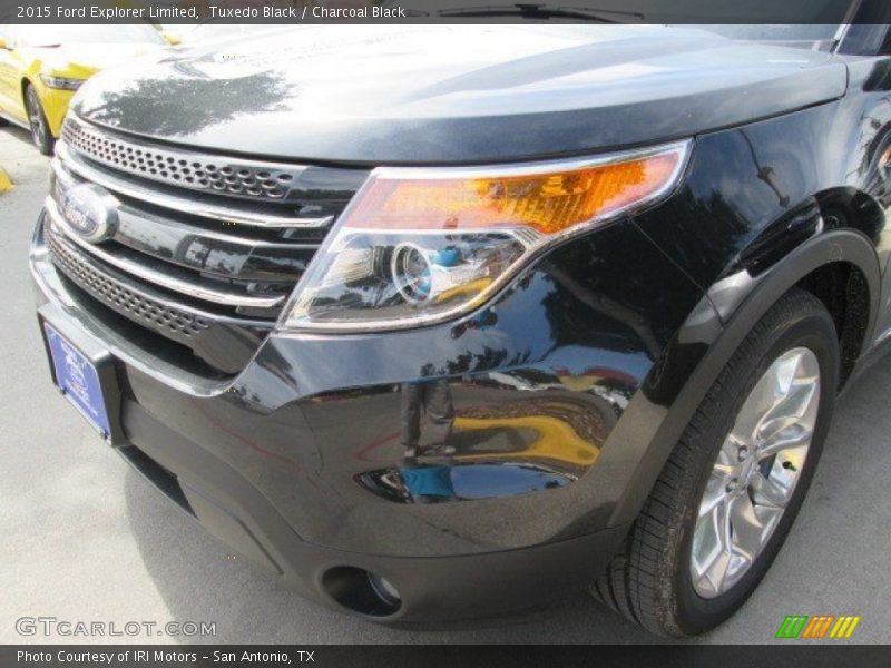 Tuxedo Black / Charcoal Black 2015 Ford Explorer Limited