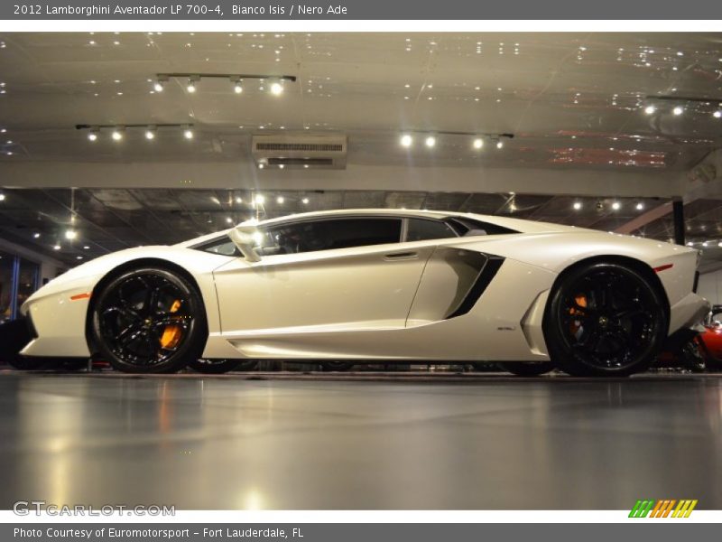 Bianco Isis / Nero Ade 2012 Lamborghini Aventador LP 700-4