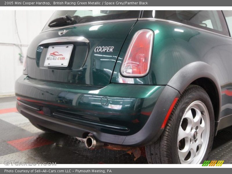 British Racing Green Metallic / Space Grey/Panther Black 2005 Mini Cooper Hardtop