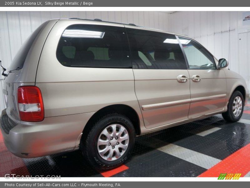 Silky Beige Metallic / Beige 2005 Kia Sedona LX