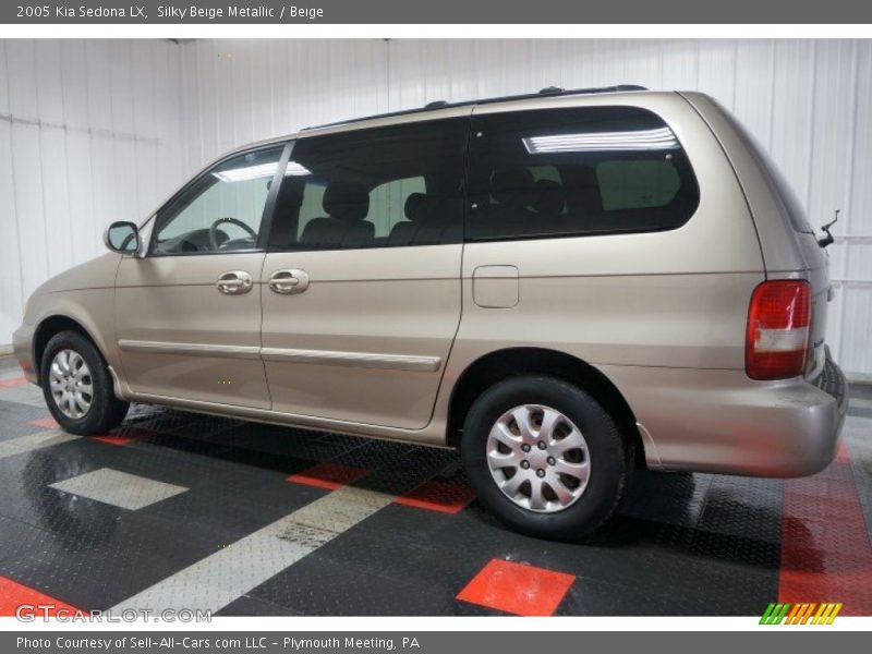 Silky Beige Metallic / Beige 2005 Kia Sedona LX