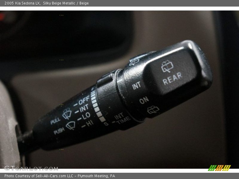 Silky Beige Metallic / Beige 2005 Kia Sedona LX
